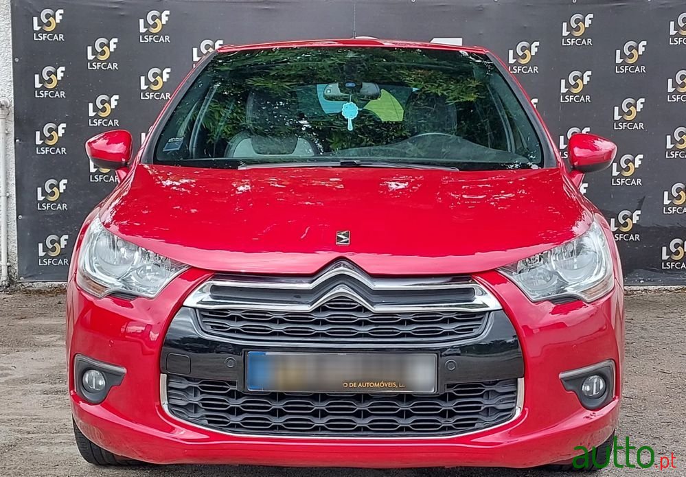 2011' Citroen DS4 photo #3