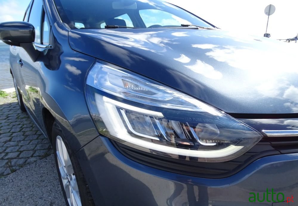 2018' Renault Clio Sport Tourer photo #5