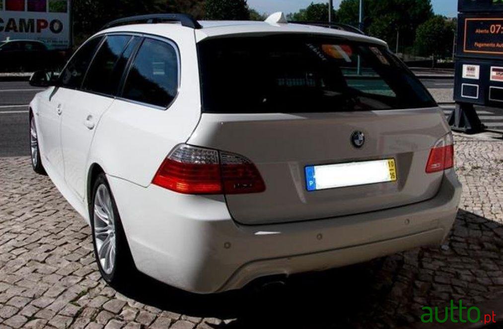2010' BMW 520 d Touring Sport photo #1
