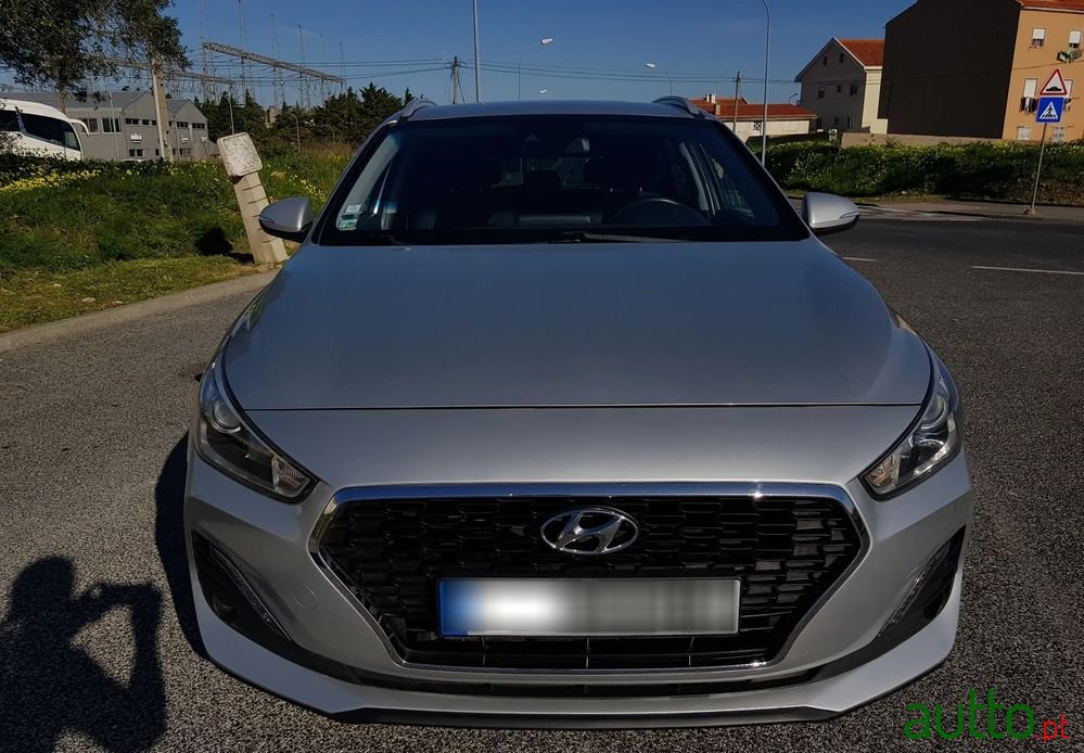 2019' Hyundai i30 Sw photo #2