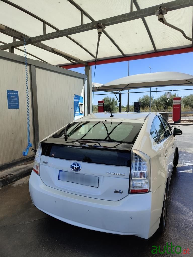 2010' Toyota Prius photo #6