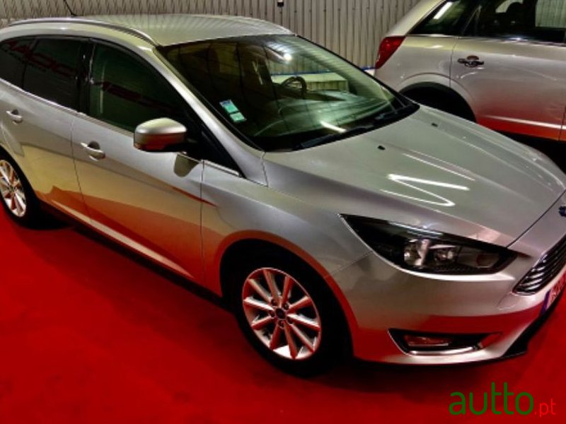 2015' Ford Focus Sw photo #2