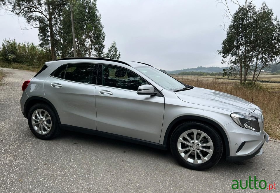 2016' Mercedes-Benz Gla-180 photo #4