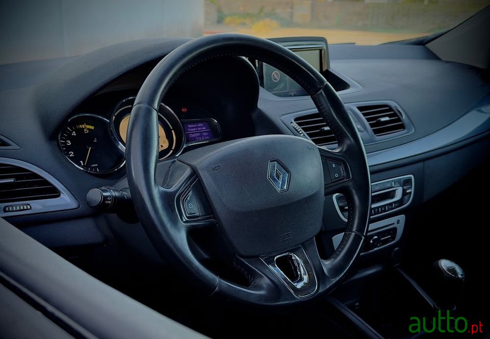 2014' Renault Mégane Sport Tourer photo #5