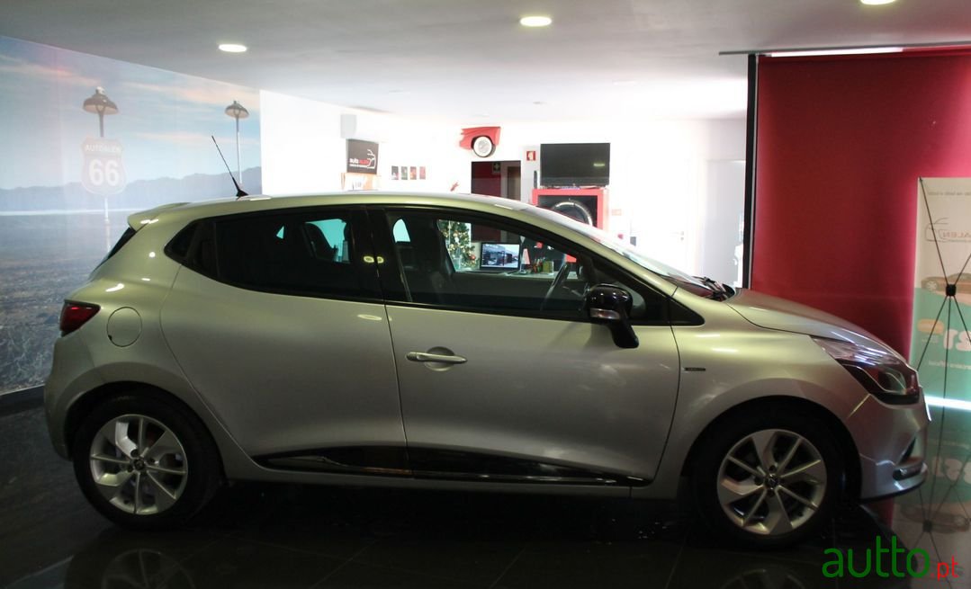 2017' Renault Clio photo #4