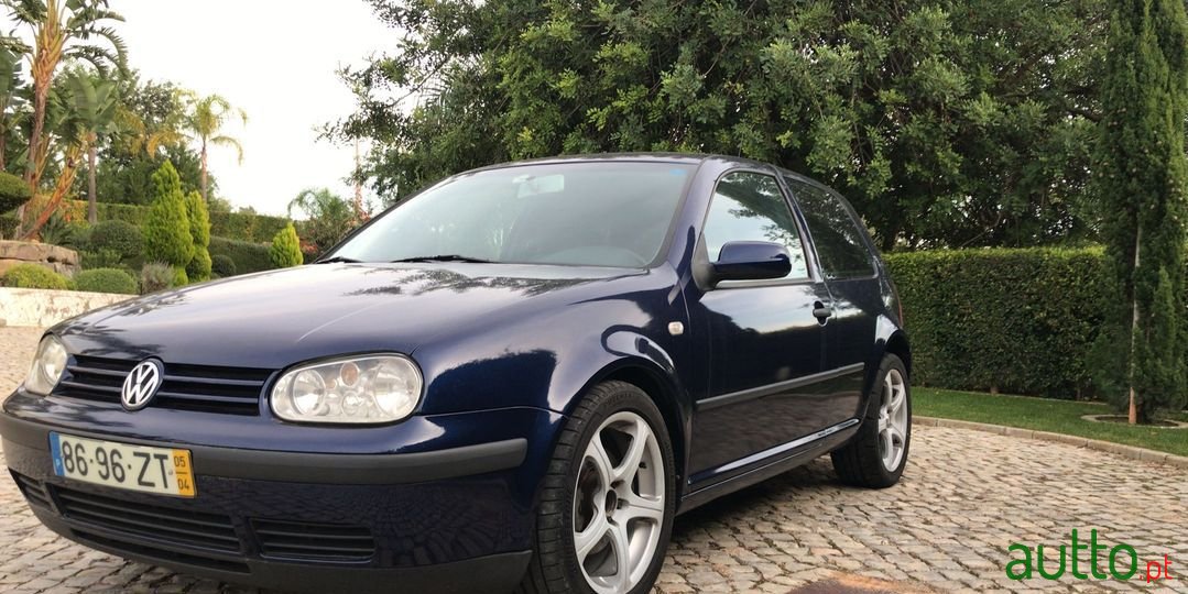 2004' Volkswagen Golf photo #1