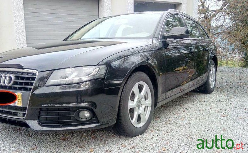 2011' Audi A4 Avant photo #1