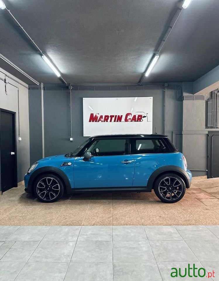 2013' MINI Cooper D Bayswater photo #3