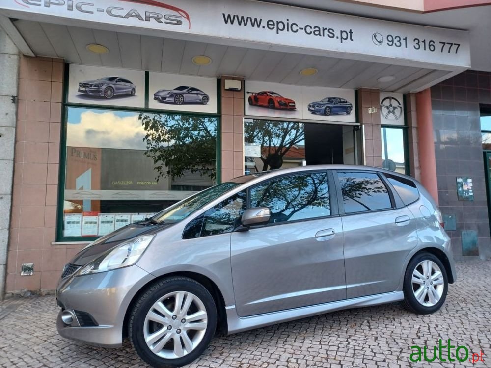 2011' Honda Jazz photo #2