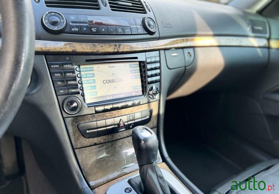 2003' Mercedes-Benz E-320 photo #6