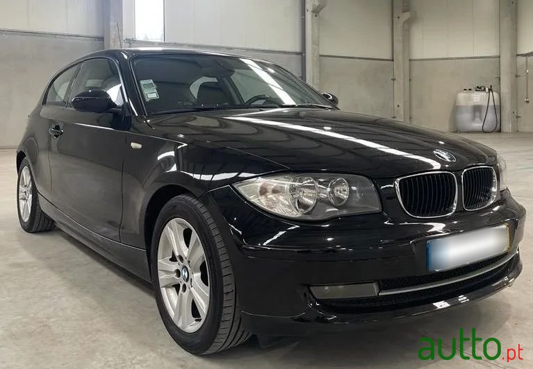 2009' BMW 118 D photo #2