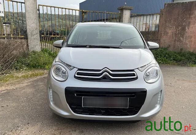 2014' Citroen C1 1.2 Vti Shine photo #2
