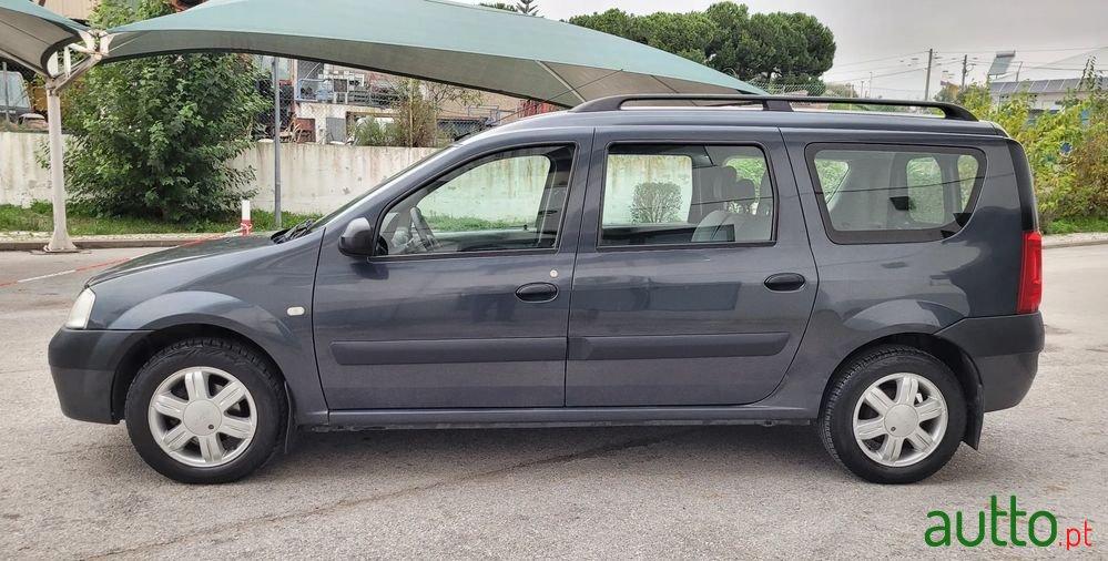 2009' Dacia Logan Mcv photo #5