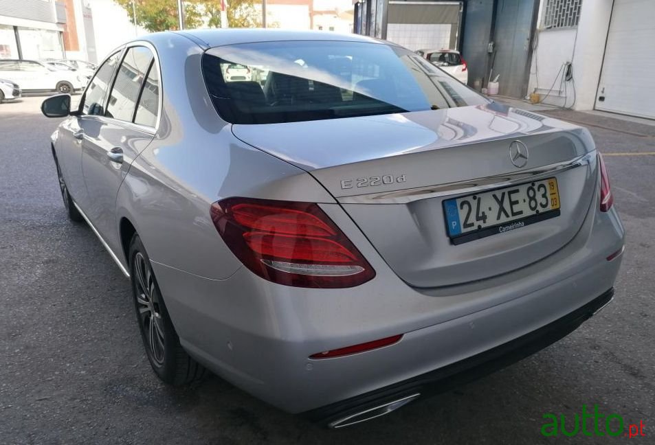 2019' Mercedes-Benz E-220 photo #5