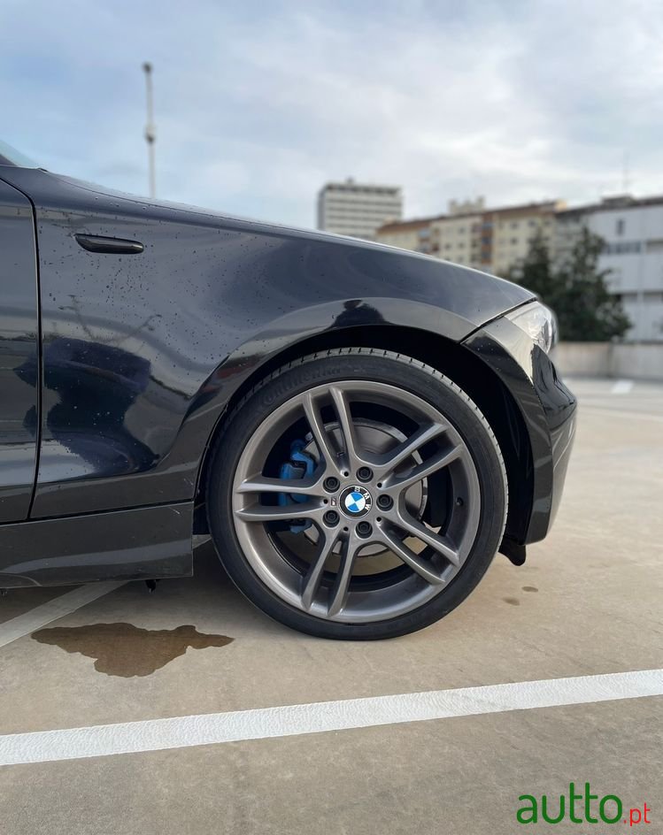 2009' BMW Série 1 D Pack M photo #1