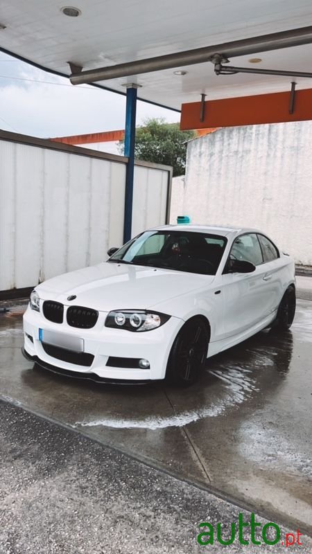 2011' BMW 120 photo #2