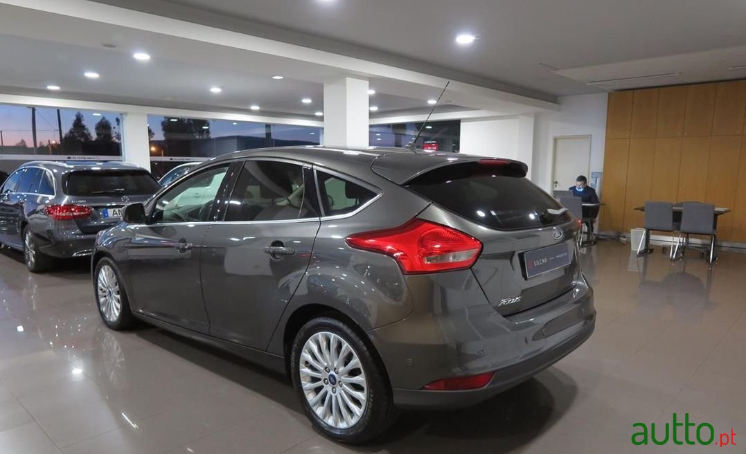 2015' Ford Focus photo #6