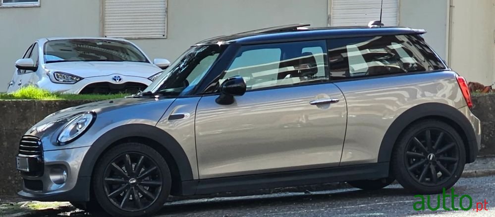 2017' MINI Cooper D 3 Portas photo #4