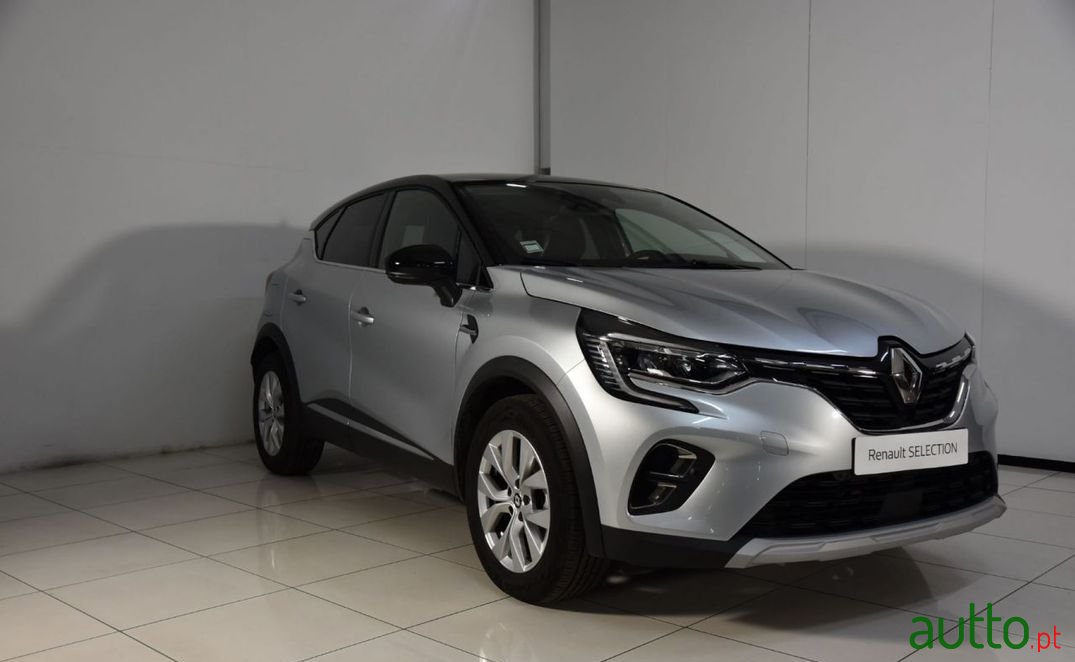 2022' Renault Captur photo #2