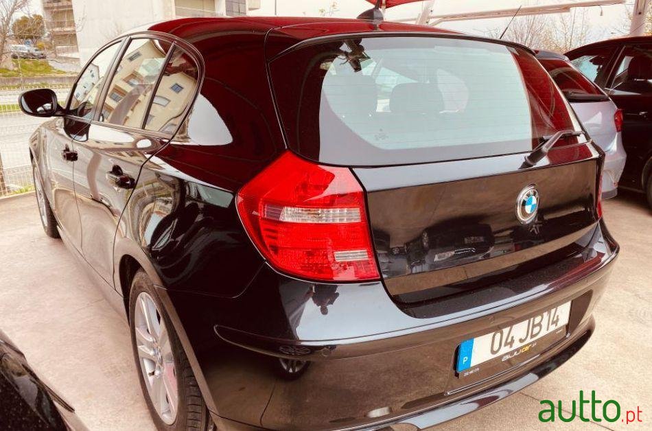 2010' BMW 118 D photo #4