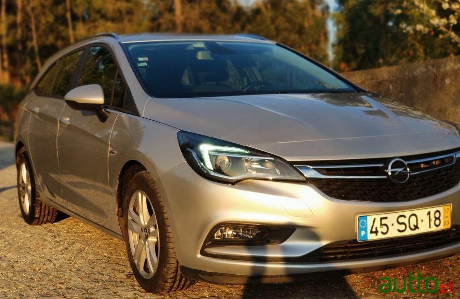 2017' Opel Astra Sports Tourer photo #1