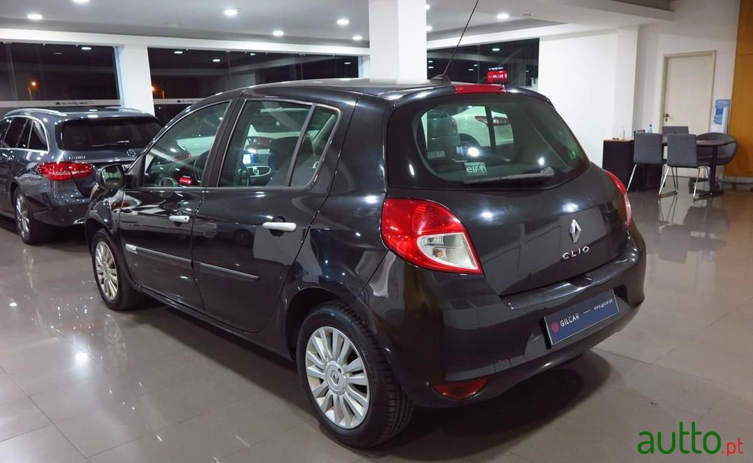 2009' Renault Clio photo #6