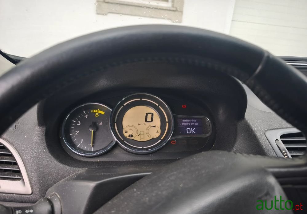 2013' Renault Megane Sport Tourer photo #2