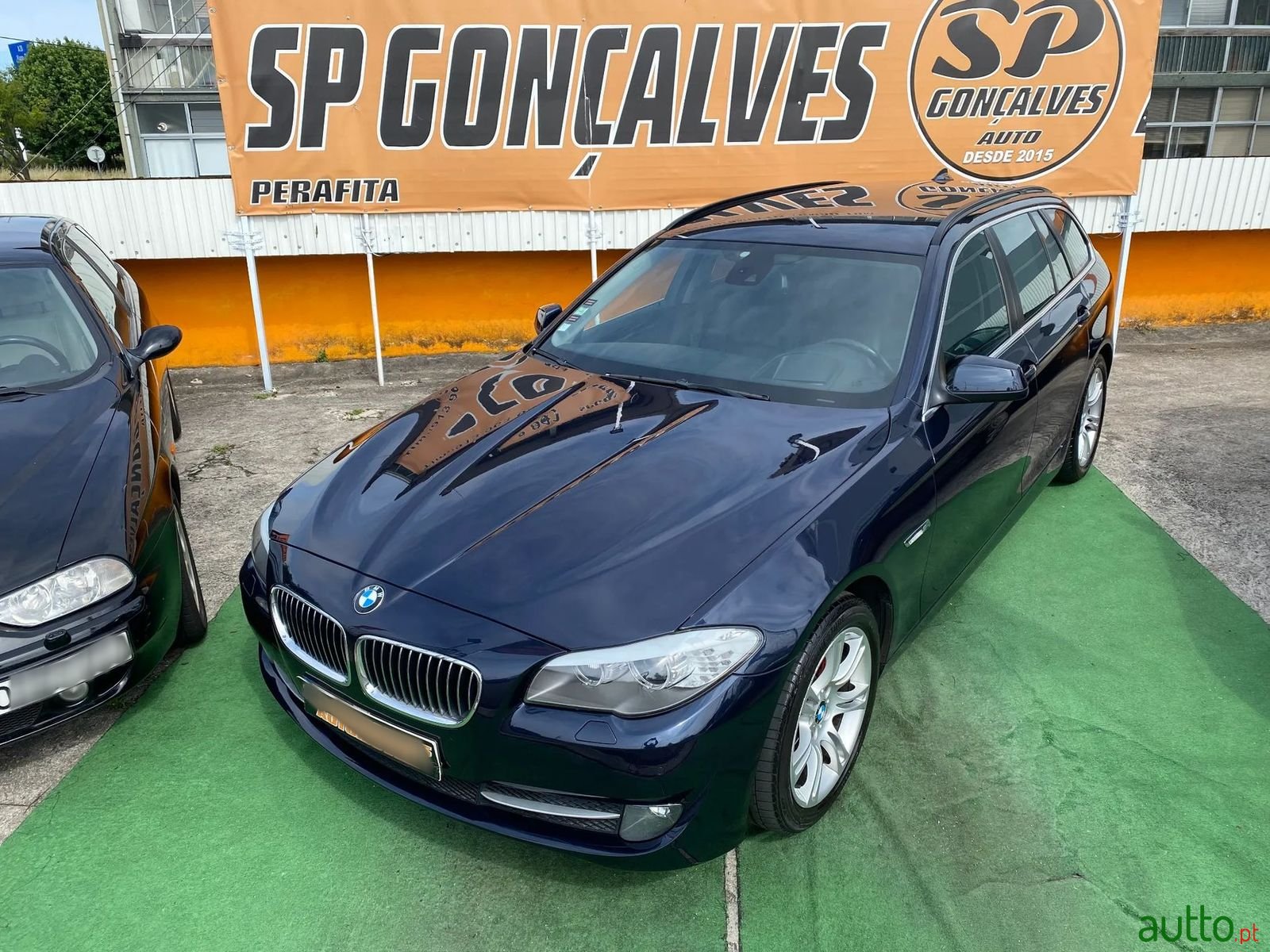 2011' BMW 520 photo #2