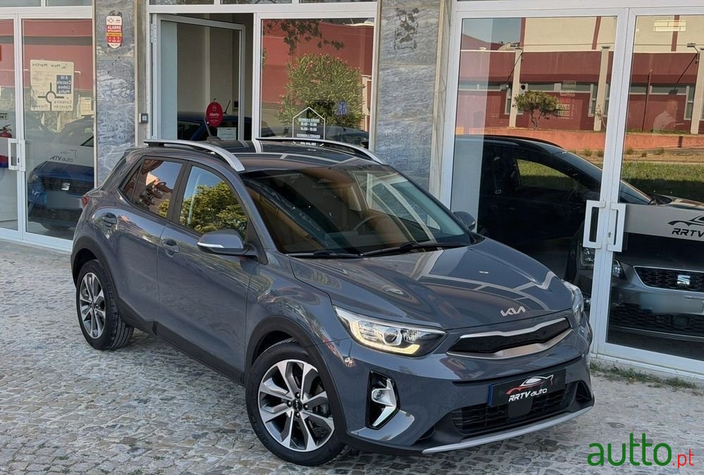 2021' Kia Stonic 1.0 T-Gdi Drive photo #3