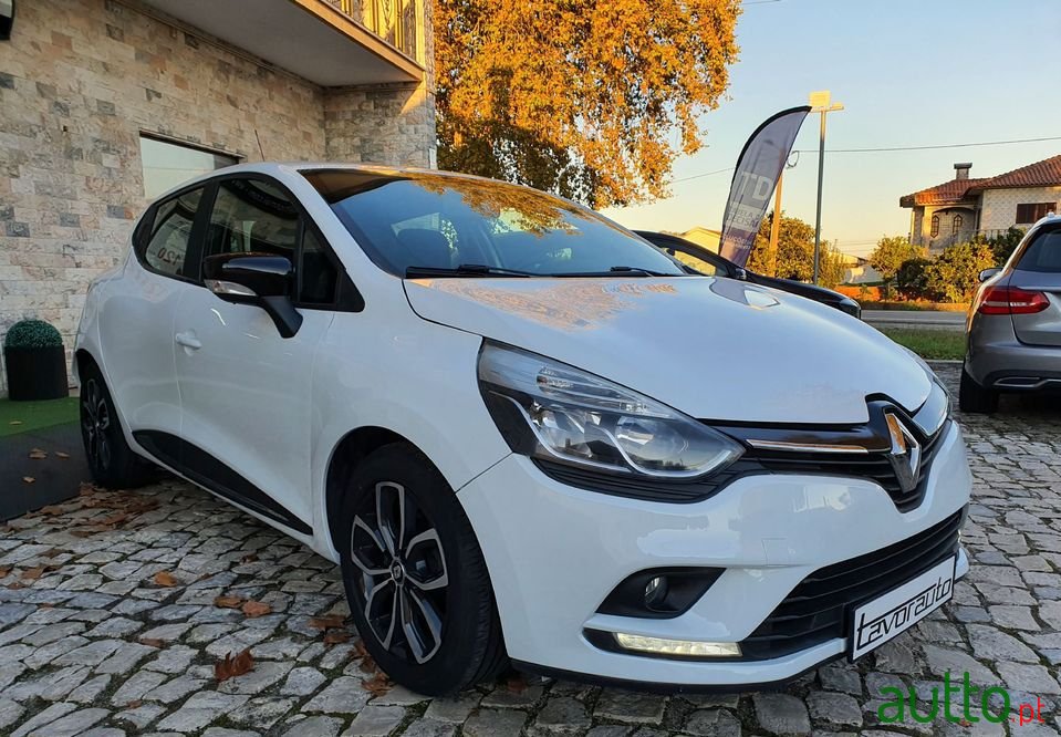 2016' Renault Clio photo #2