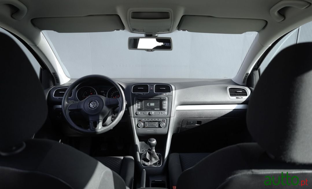 2012' Volkswagen Golf photo #5