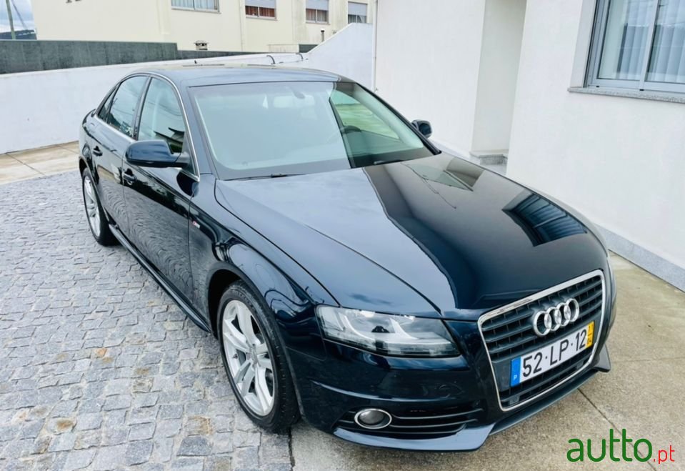 2011' Audi A4 S--Line photo #1