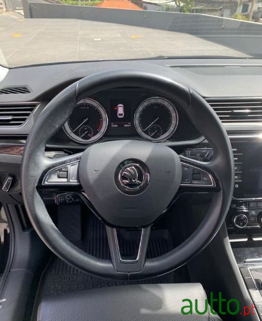 2018' Skoda Superb Break photo #3