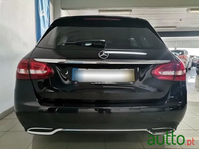 2016' Mercedes-Benz C-200 photo #4