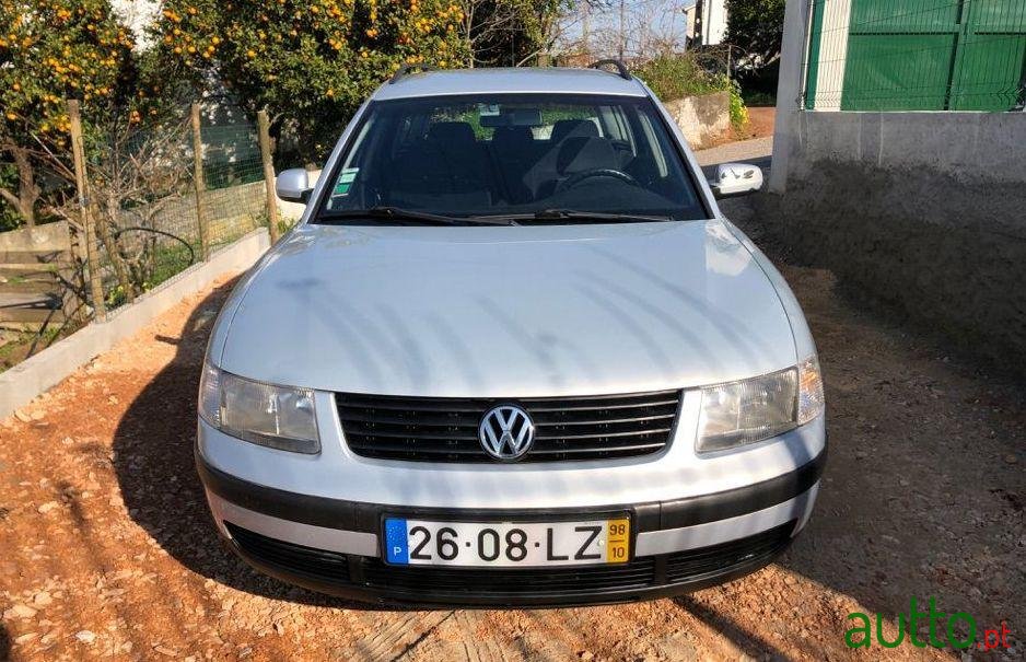 1998' Volkswagen Passat Variant photo #2