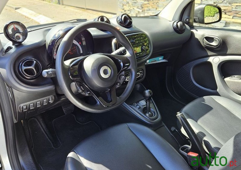 2021' Smart Fortwo Eq Passion photo #4