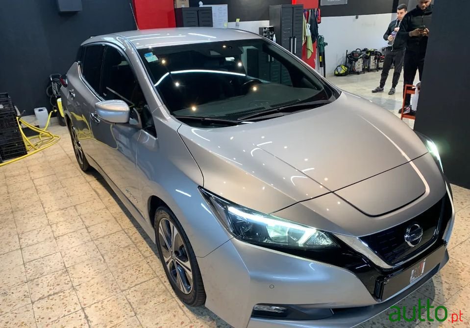 2018' Nissan Leaf photo #2