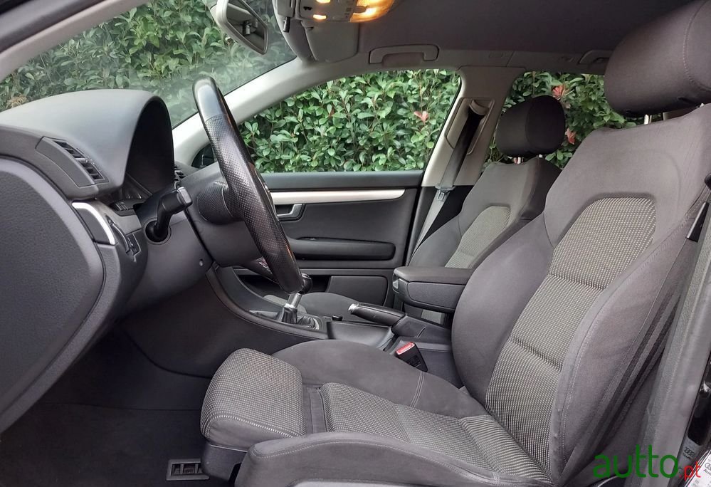 2005' Audi A4 Avant photo #6