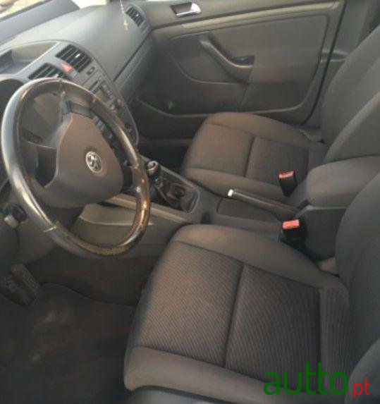 2006' Volkswagen Golf photo #3