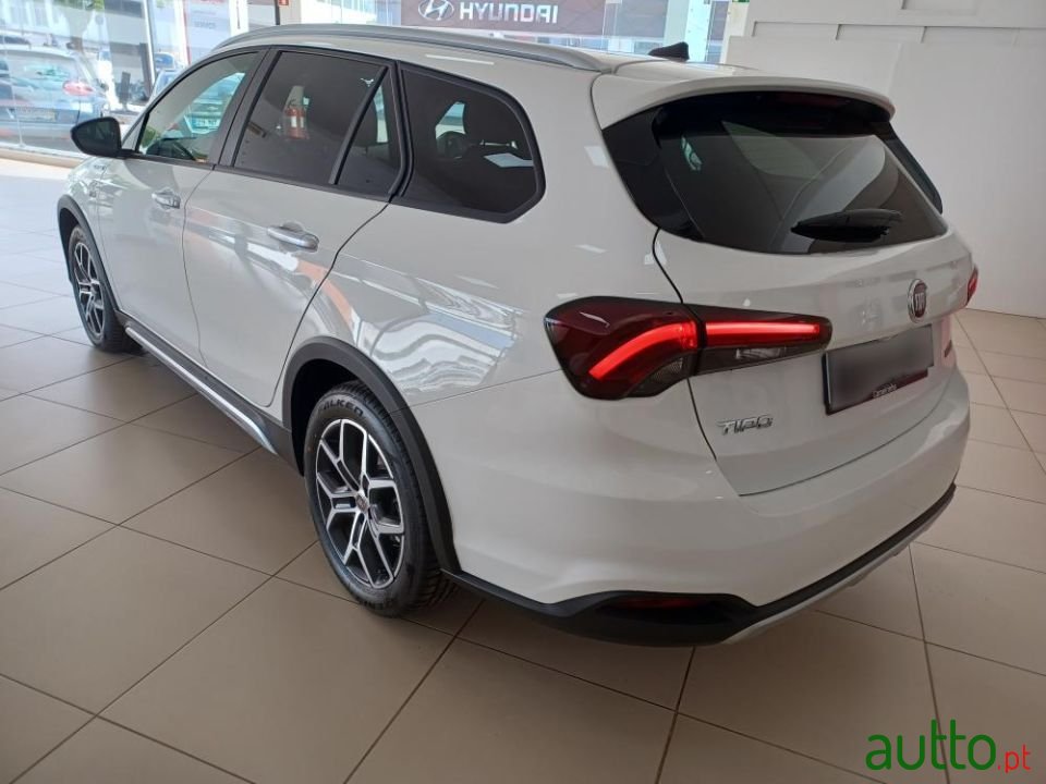 2022' Fiat Tipo Station Wagon Cross photo #4