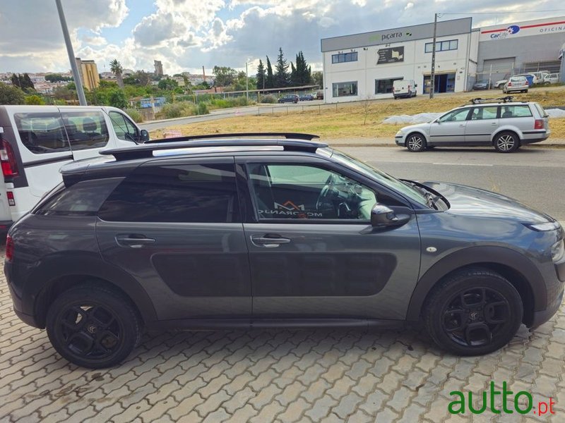 2016' Citroen C4 Cactus photo #4