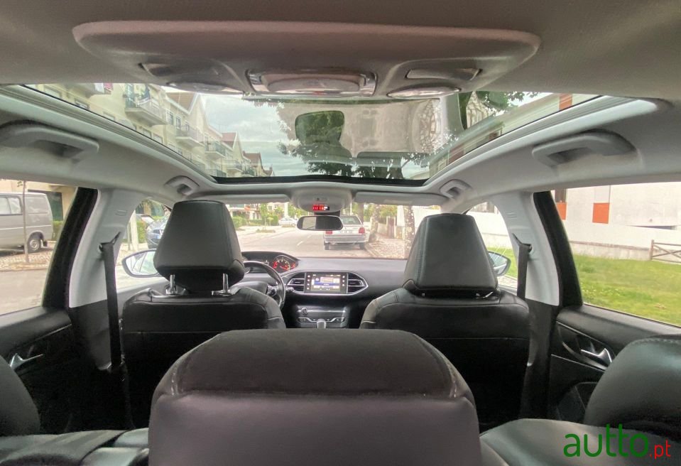 2016' Peugeot 308 photo #4