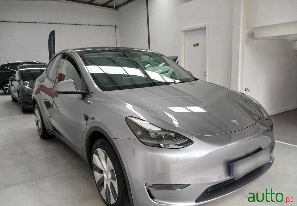 2023' Tesla Model Y photo #1