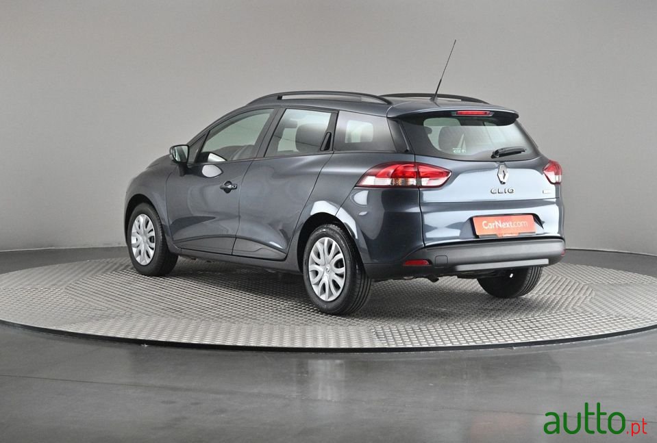 2017' Renault Clio Sport Tourer photo #2