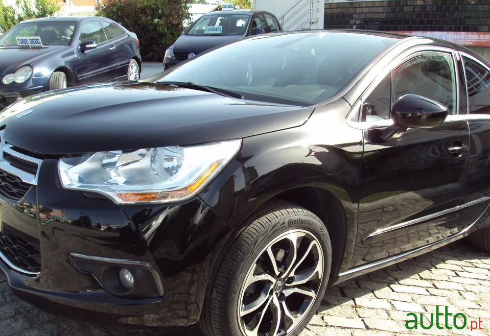 2013' Citroen DS4 photo #3