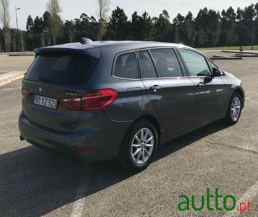 2016' BMW 216 Gran Tourer photo #2