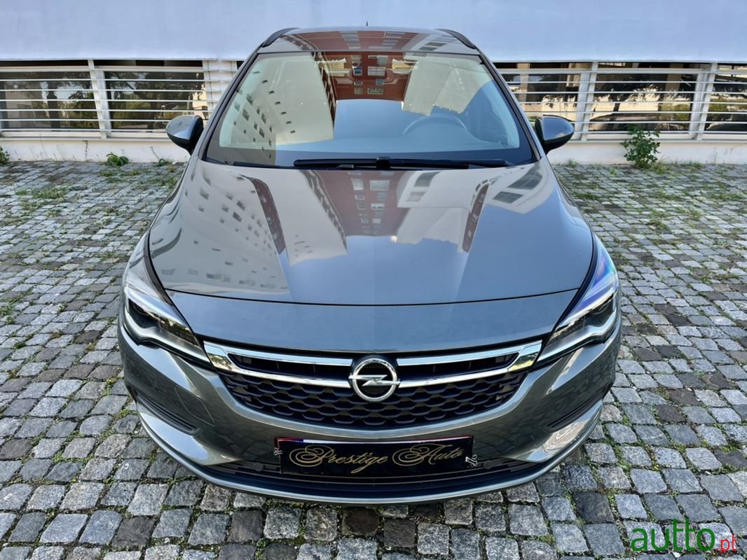 2018' Opel Astra Sports Tourer photo #2