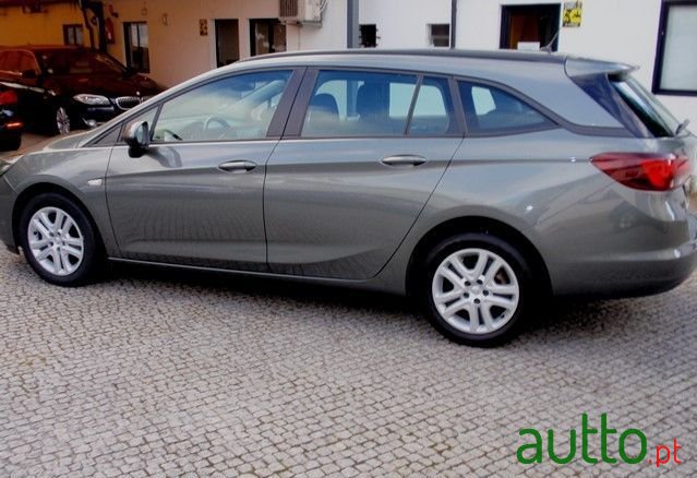 2017' Opel Astra Sports Tourer photo #3