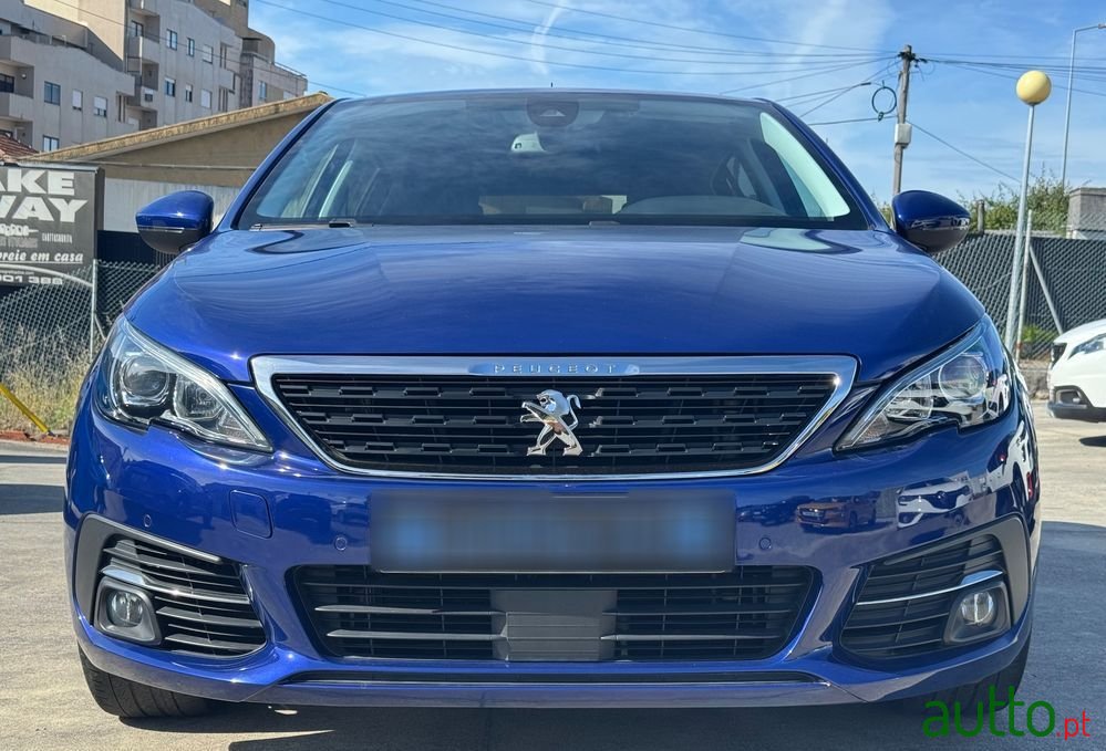2018' Peugeot 308 Puretech photo #2