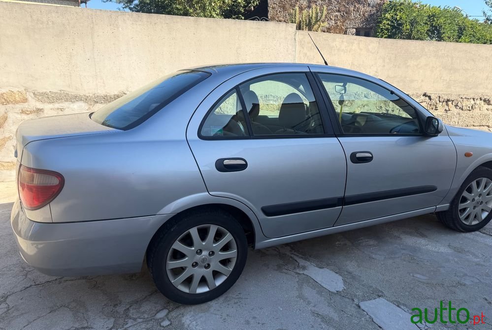 2003' Nissan Almera photo #2
